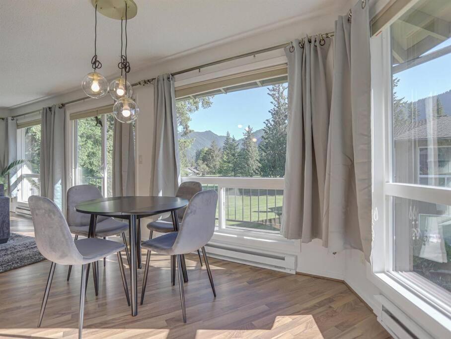 Ski-Mount Hood Charm-Welches,Golf And Ski Resort Condo,W&D, Wifi,Near Woods,Hiking,Fishing Mount Hood Village Eksteriør billede